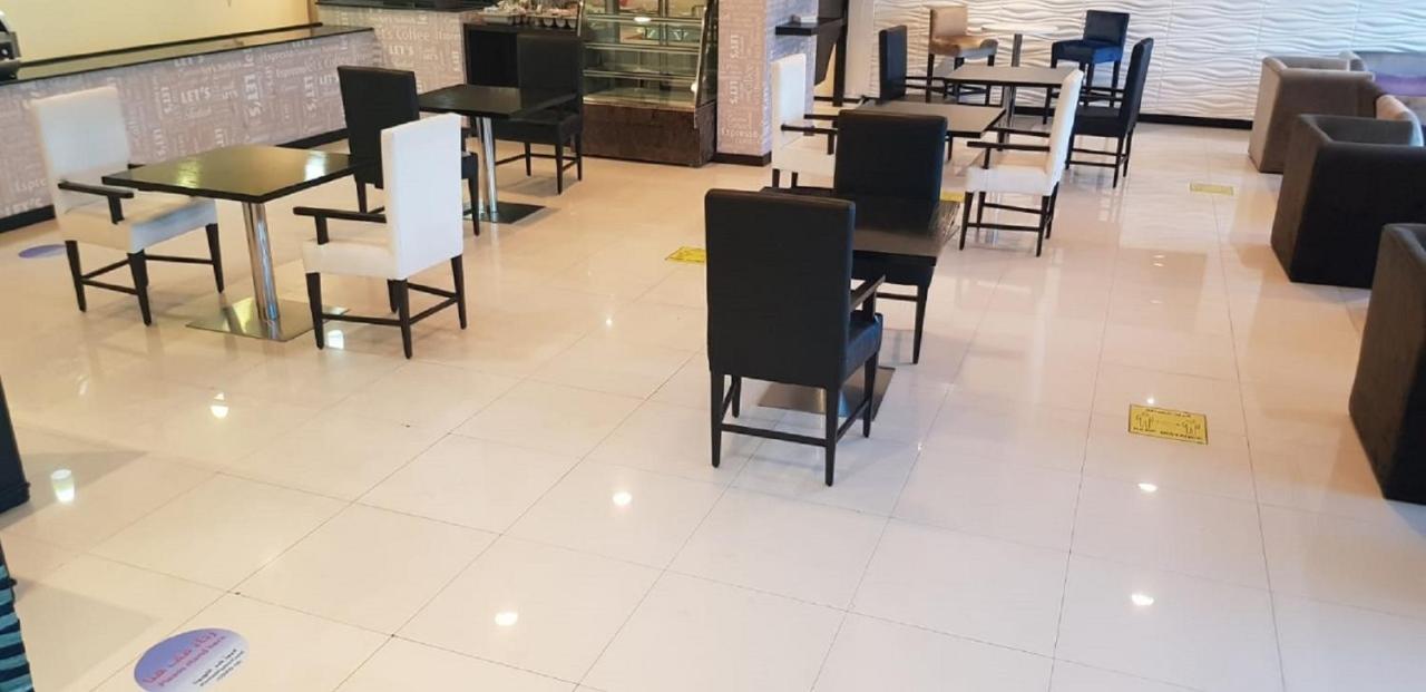 Tulip Hotel & Suites Manama Extérieur photo