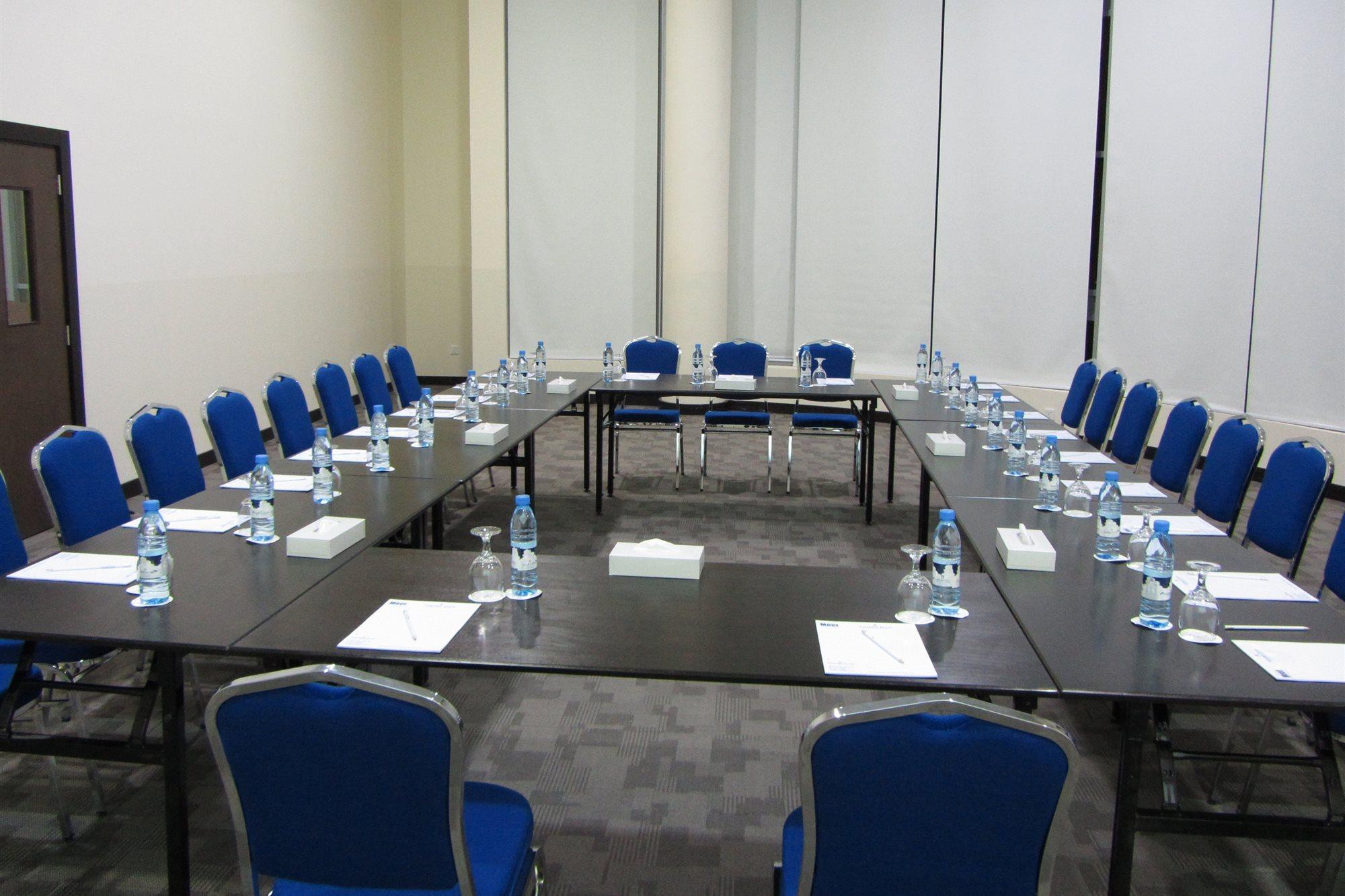 Tulip Hotel & Suites Manama Extérieur photo