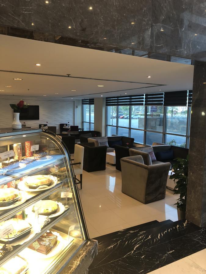 Tulip Hotel & Suites Manama Extérieur photo