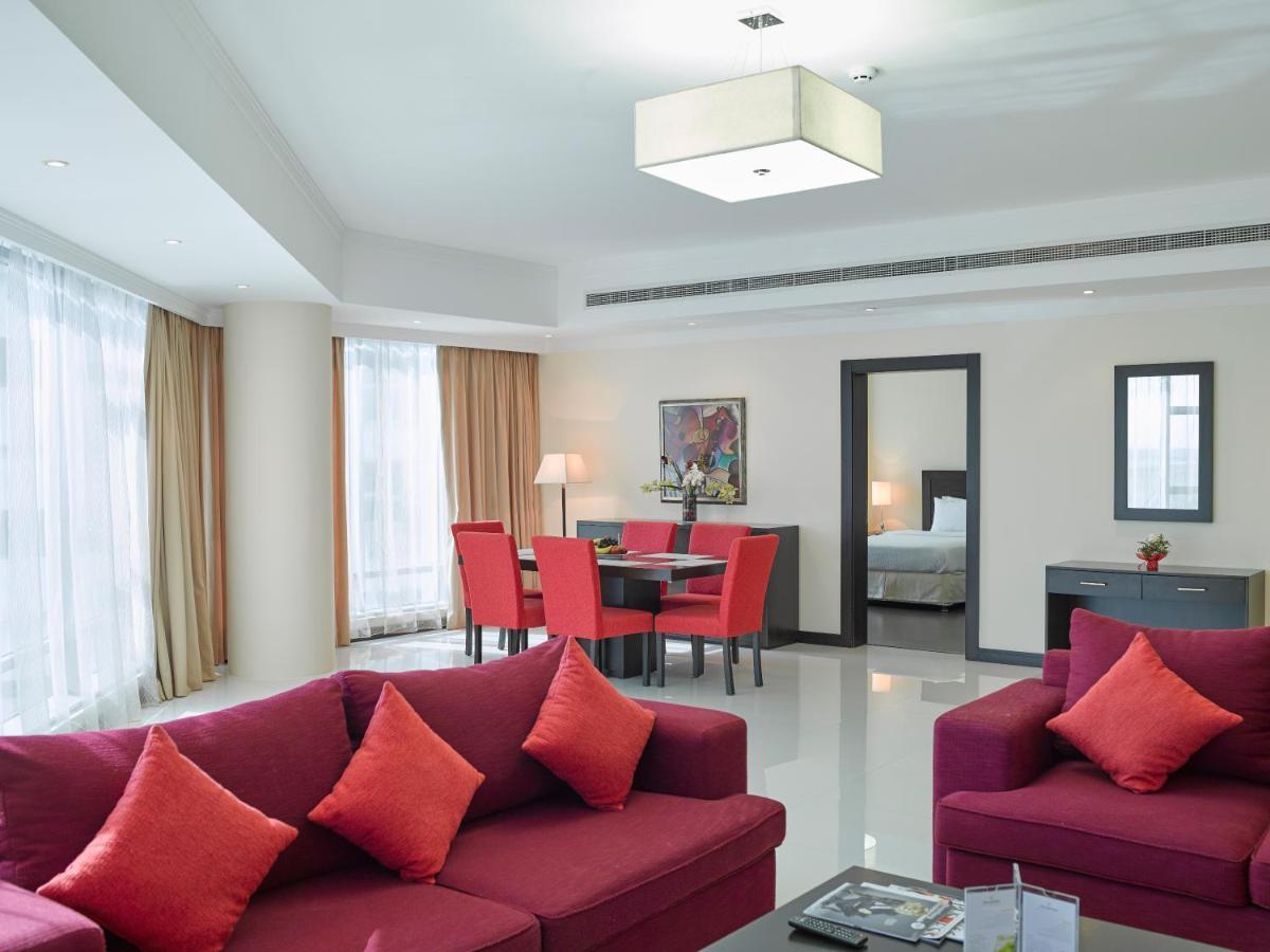 Tulip Hotel & Suites Manama Extérieur photo